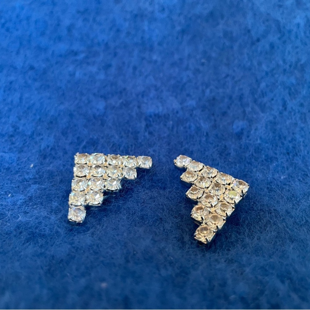Elegant Silver Crystal Collar Clips